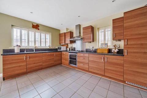 27 Ames Way, Kings Hill, West Malling, ME19 4HT