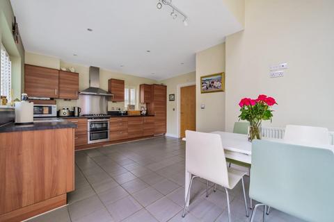 27 Ames Way, Kings Hill, West Malling, ME19 4HT