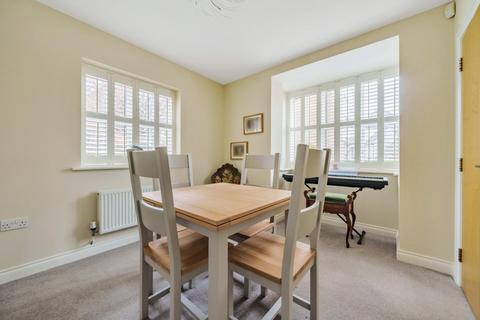 27 Ames Way, Kings Hill, West Malling, ME19 4HT