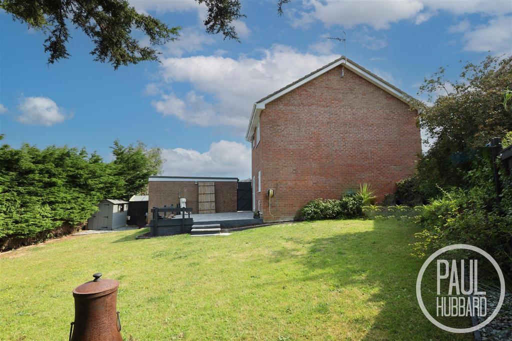 Bucknam Close, Kessingland, Suffolk 3 bed detached house for sale £