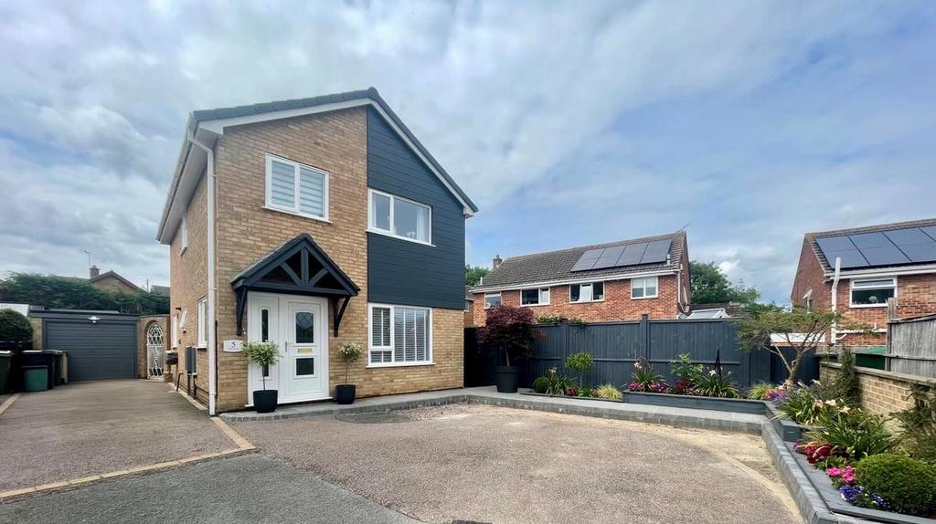 Piper Close, Shepshed, Loughborough, LE12 3 bed detached house for sale
