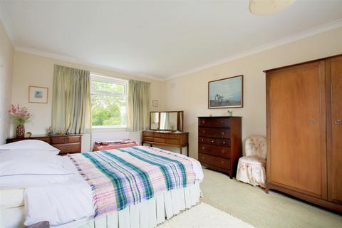 3 bedroom detached house for sale - Richmond Gardens, Redhill, Nottingham