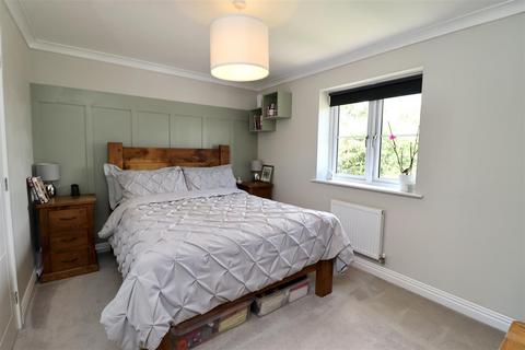 16 Chapman Drive, Market Weighton, York, YO43 3GR
