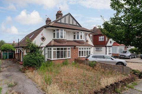 32 Calverley Road, Epsom, KT17 2NX