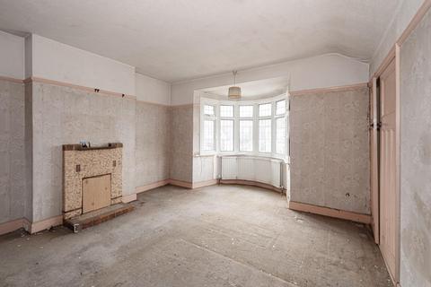 32 Calverley Road, Epsom, KT17 2NX