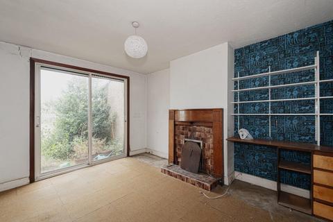 32 Calverley Road, Epsom, KT17 2NX