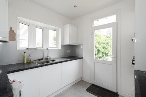 32 Calverley Road, Epsom, KT17 2NX
