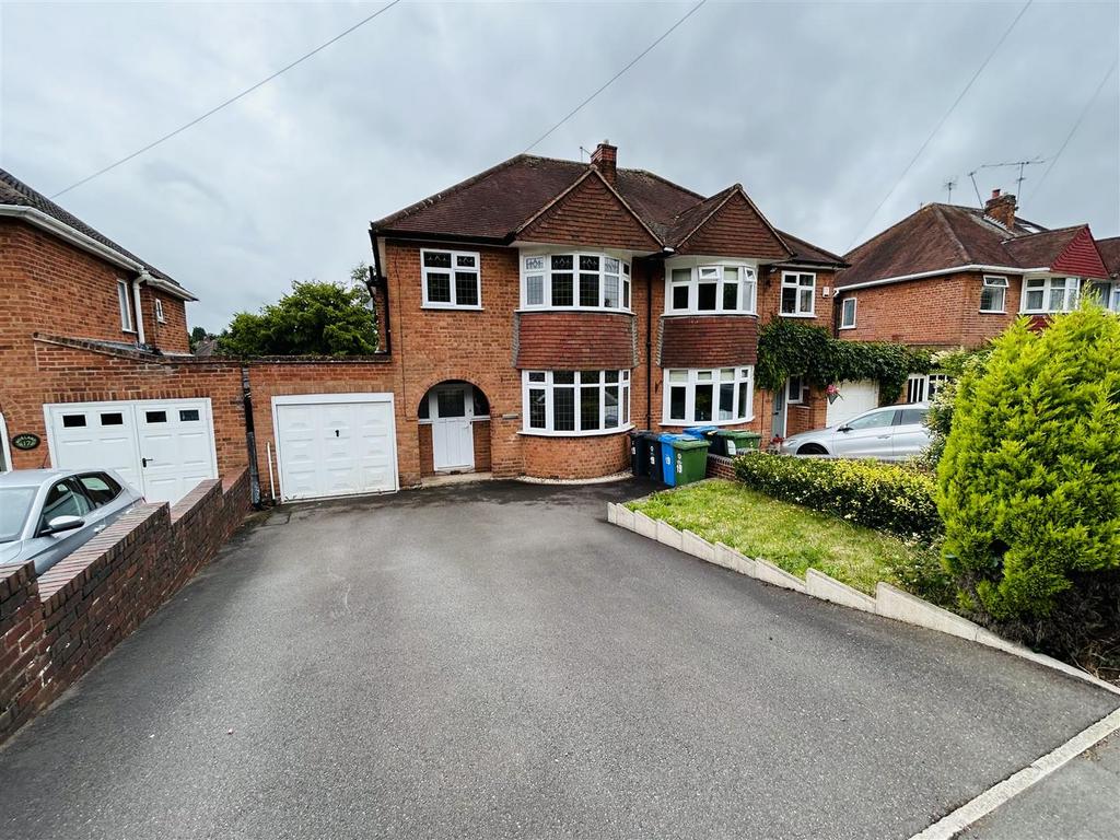 19 Orton Lane, Wombourne 3 bed semidetached house to rent £1,200 pcm