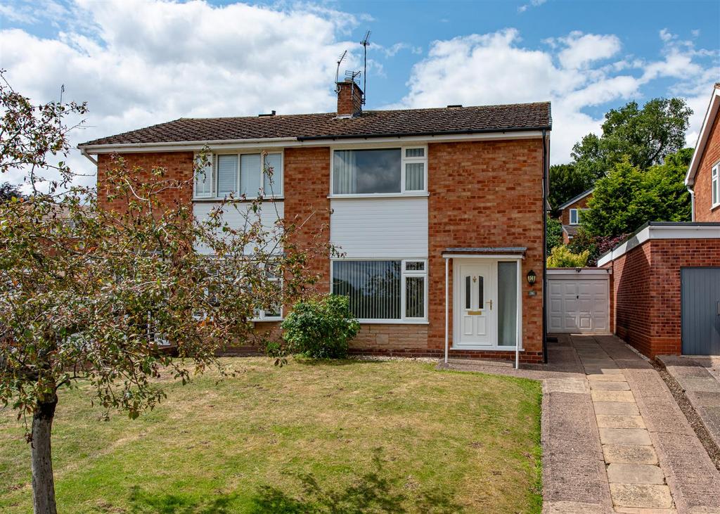 26 Stoneleigh Gardens, Codsall, Wolverhampton 3 bed semidetached house