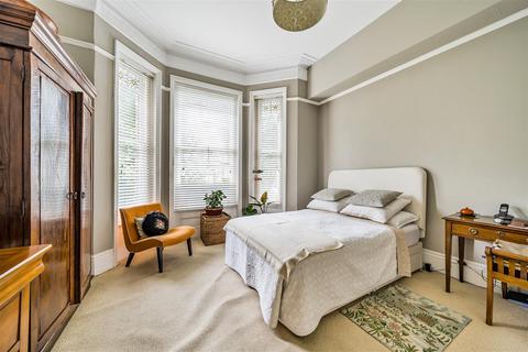1 bedroom flat for sale, Adamson Road, Belsize Park, NW3
