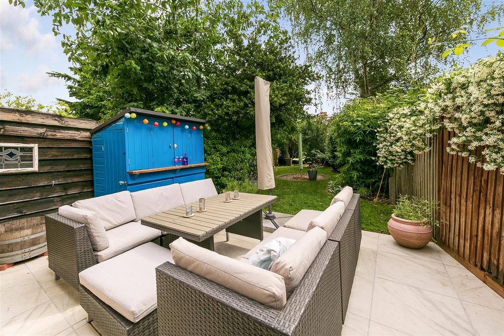 Field Lane, Teddington 3 bed semidetached house £1,250,000