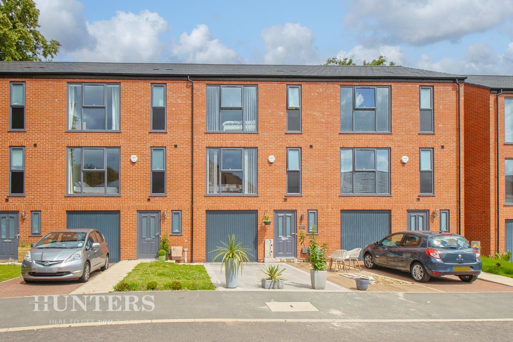 Dividend Drive, Littleborough, OL15 9HD 4 bed townhouse £325,000