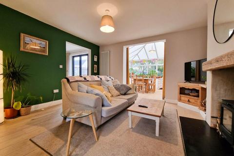 166 Bisley Old Road, Stroud, GL5 1NS
