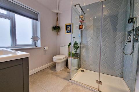 166 Bisley Old Road, Stroud, GL5 1NS