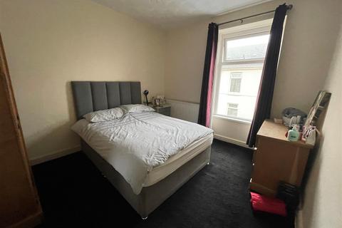 72 Brynmor Road, Llanelli, SA15 2TG