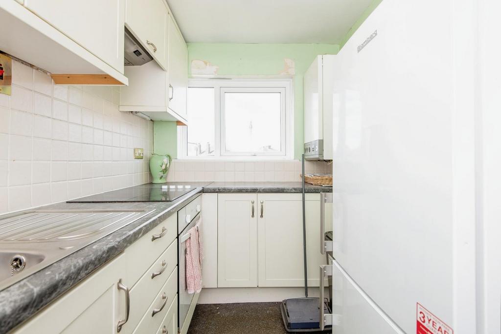 Meadow Court, Robert Road, Sheffield... 1 bed flat £110,000
