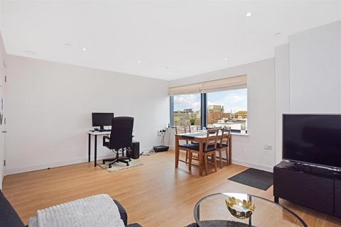 1 bedroom flat to rent, The Hawkins Tower, Admirals Quay Ocean Way, Southampton