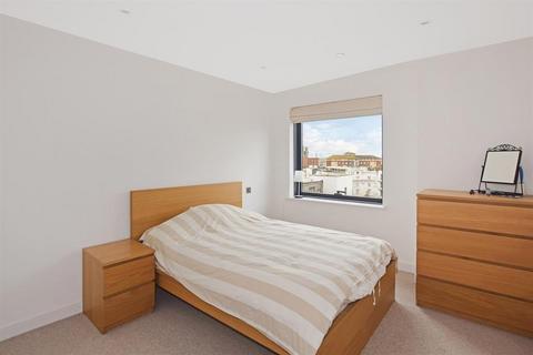 1 bedroom flat to rent, The Hawkins Tower, Admirals Quay Ocean Way, Southampton