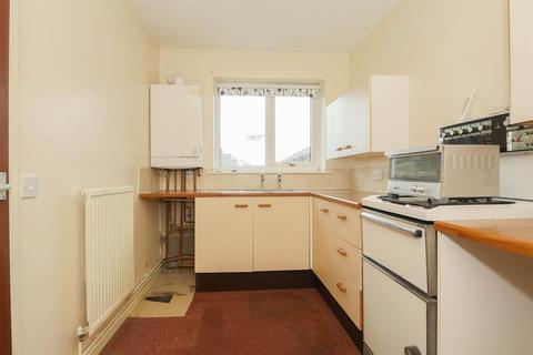 2 bedroom flat for sale, Galloway Court, Pudsey, LS28 8RA