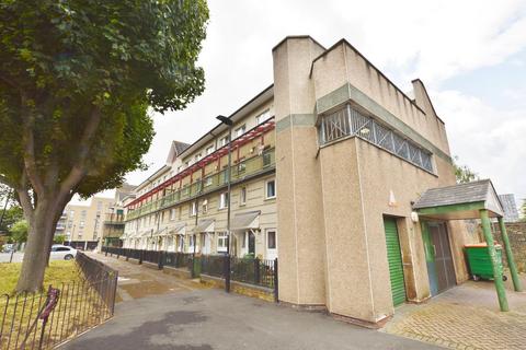 35 Ivy Road, London, E16 1NJ