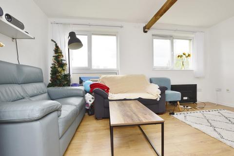 35 Ivy Road, London, E16 1NJ