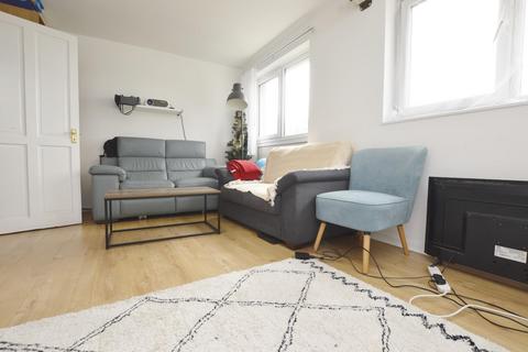 35 Ivy Road, London, E16 1NJ