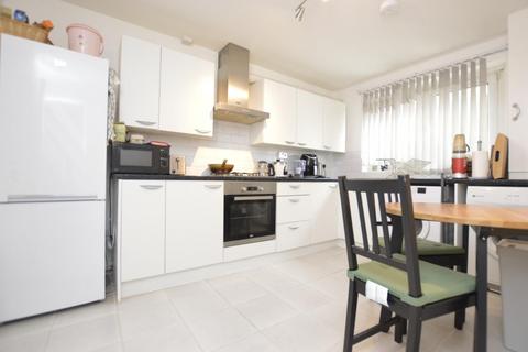 35 Ivy Road, London, E16 1NJ