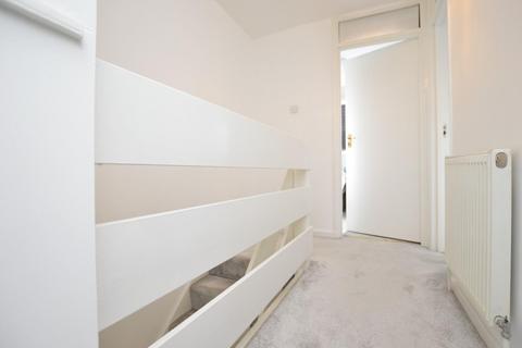 35 Ivy Road, London, E16 1NJ
