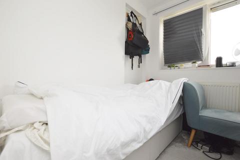 35 Ivy Road, London, E16 1NJ