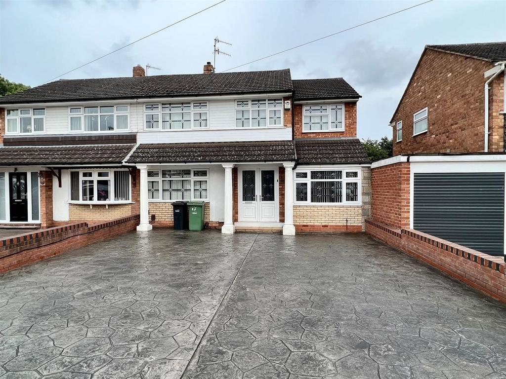Madeley Road, Kingswinford, DY6 8PF 4 bed semidetached house for sale