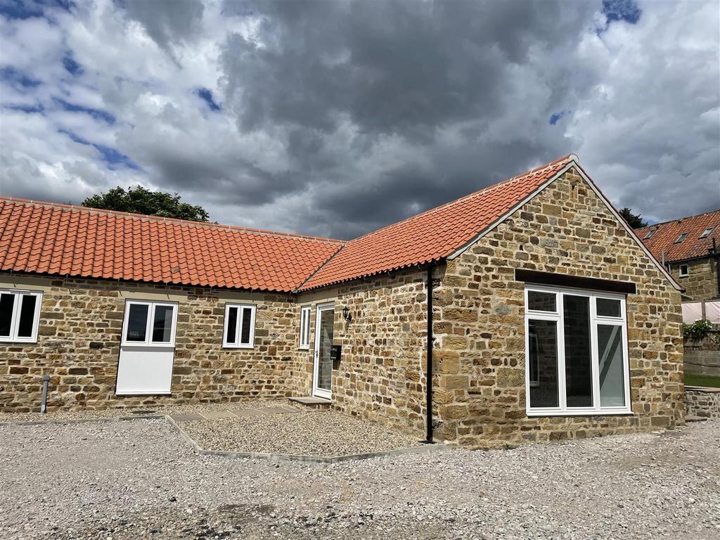 Knayton, Thirsk 2 bed cottage £925 pcm (£213 pw)
