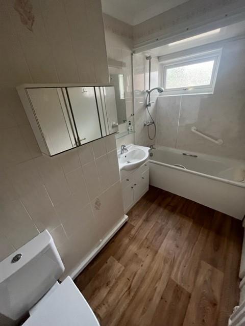 Hartshill bathroom.jpg