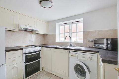 2 bedroom flat to rent, Market Street, Hertford