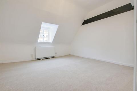 2 bedroom flat to rent, Market Street, Hertford