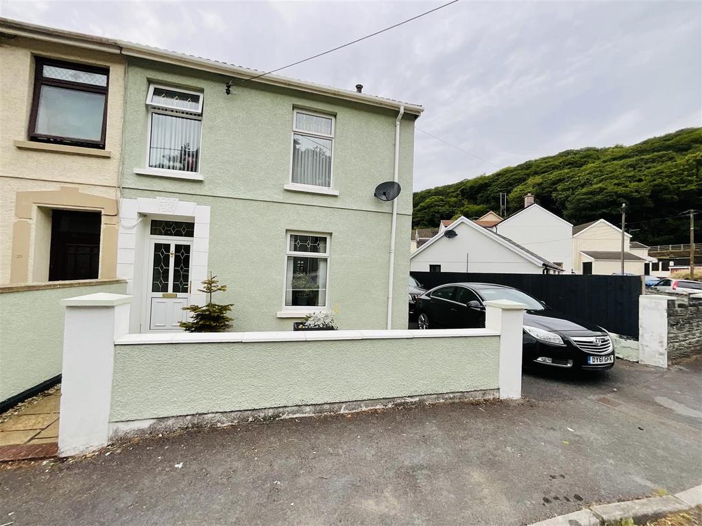 Stepney Road, Pwll, Llanelli 4 bed detached house £269,000