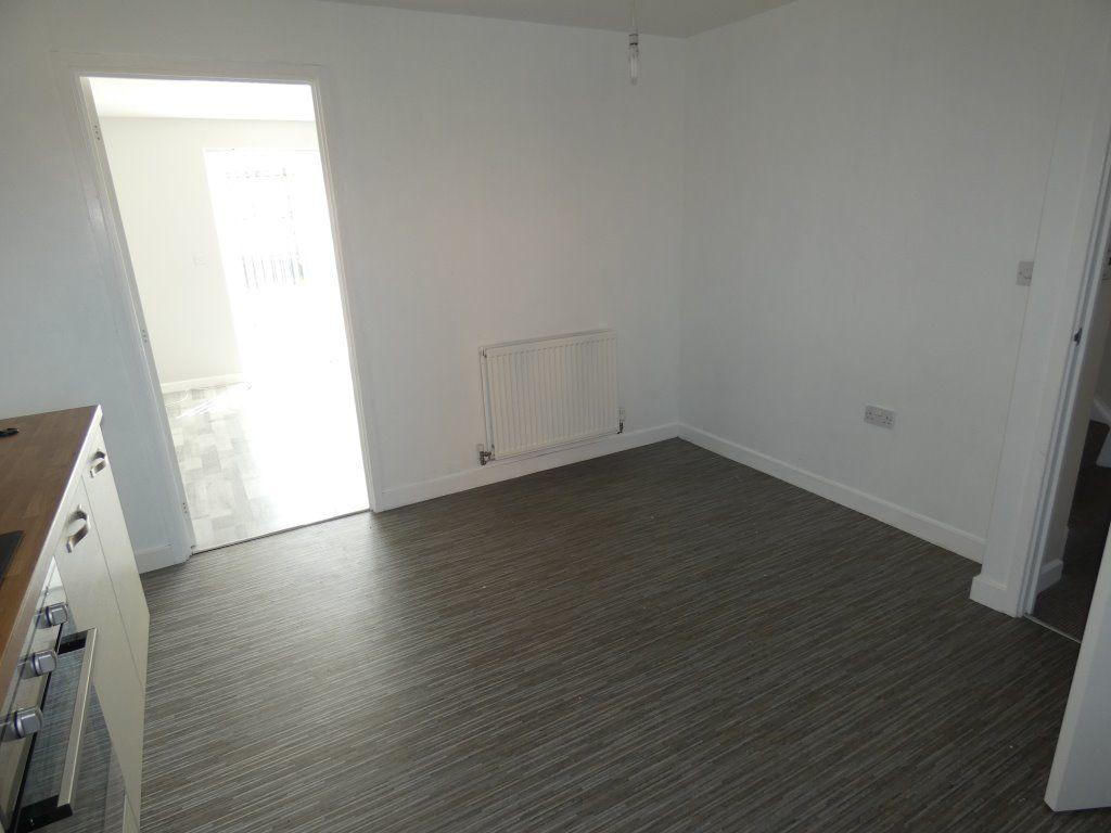 Iris Grove, Darlington 3 bed semidetached house £775 pcm (£179 pw)