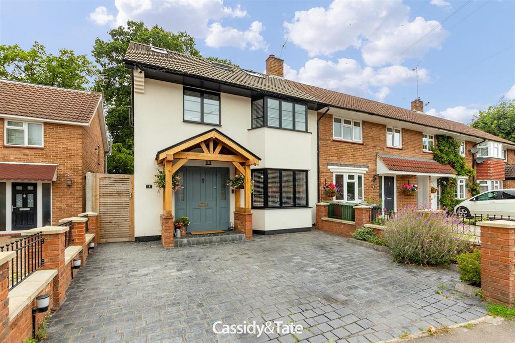 Claremont, Bricket Wood, St. Albans 4 bed end of terrace house for sale