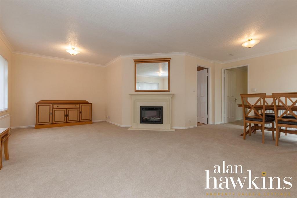 Lillybrook Estate, Lyneham, Chippenham SN15 4 2 bed park home for sale