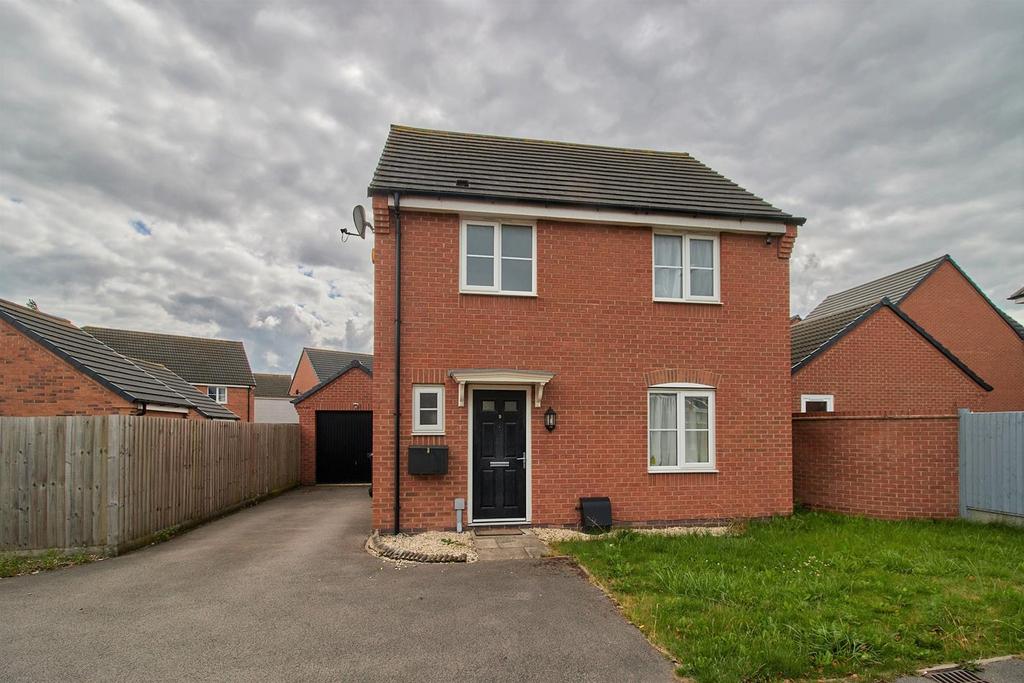 Navy Close, Burbage 3 bed detached house £270,000