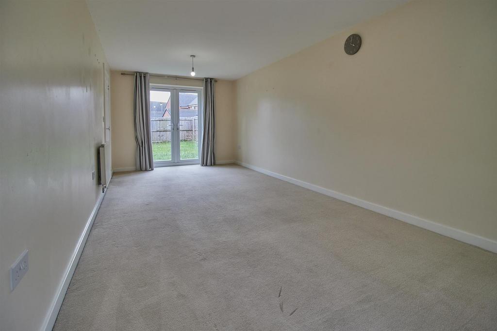 Navy Close, Burbage 3 bed detached house £270,000