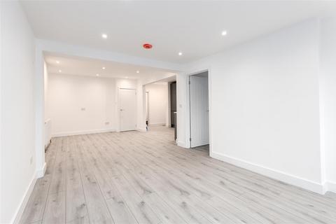 4 bedroom bungalow to rent - The Croft, Ruislip