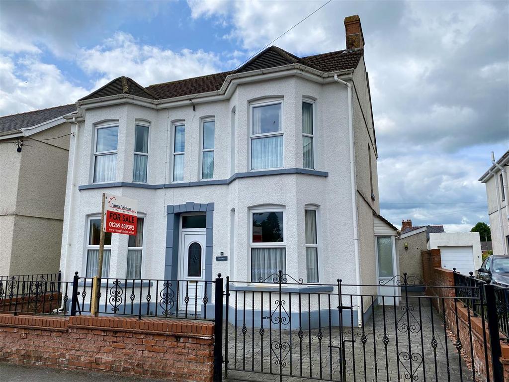 Talbot Road, Ammanford 3 bed detached house for sale £225,000