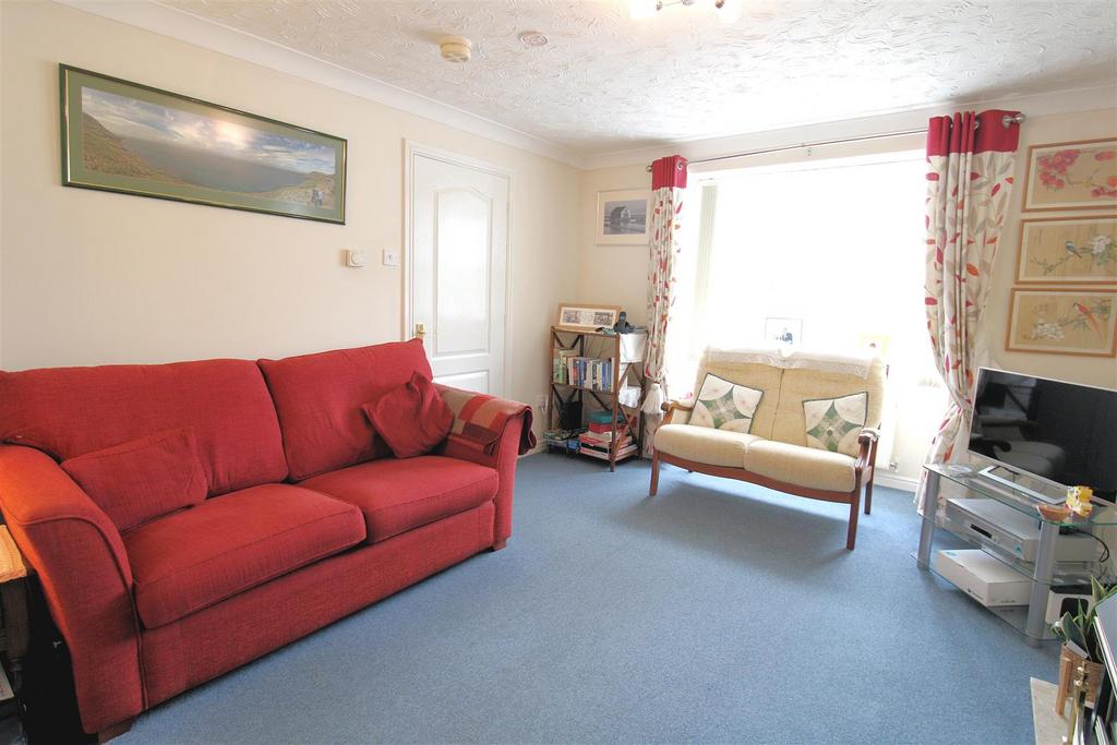 Montgomery Way, King's Lynn 3 bed link detached house for sale £269,995