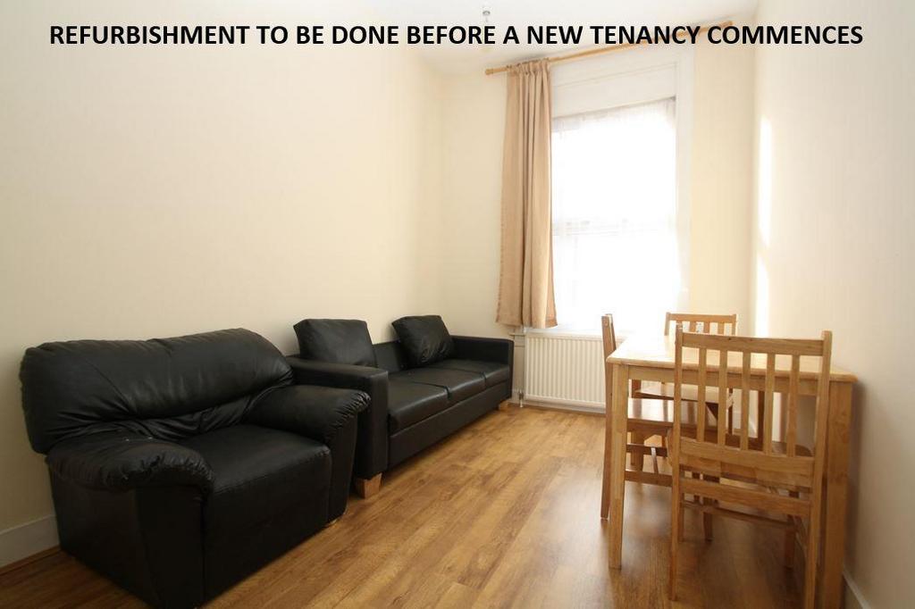 Living Area 1.JPG