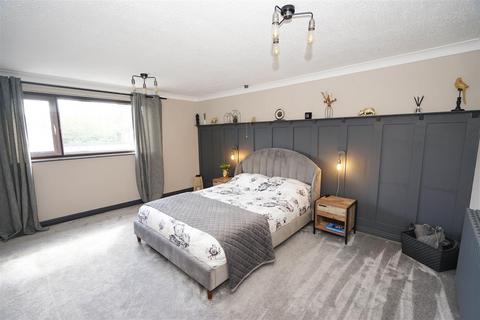 3 bedroom detached house for sale, Chorley Road, Westhoughton, Bolton