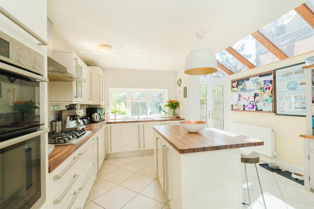 Oatlands Road, Oxford 4 bed terraced house £2,500 pcm (£577 pw)