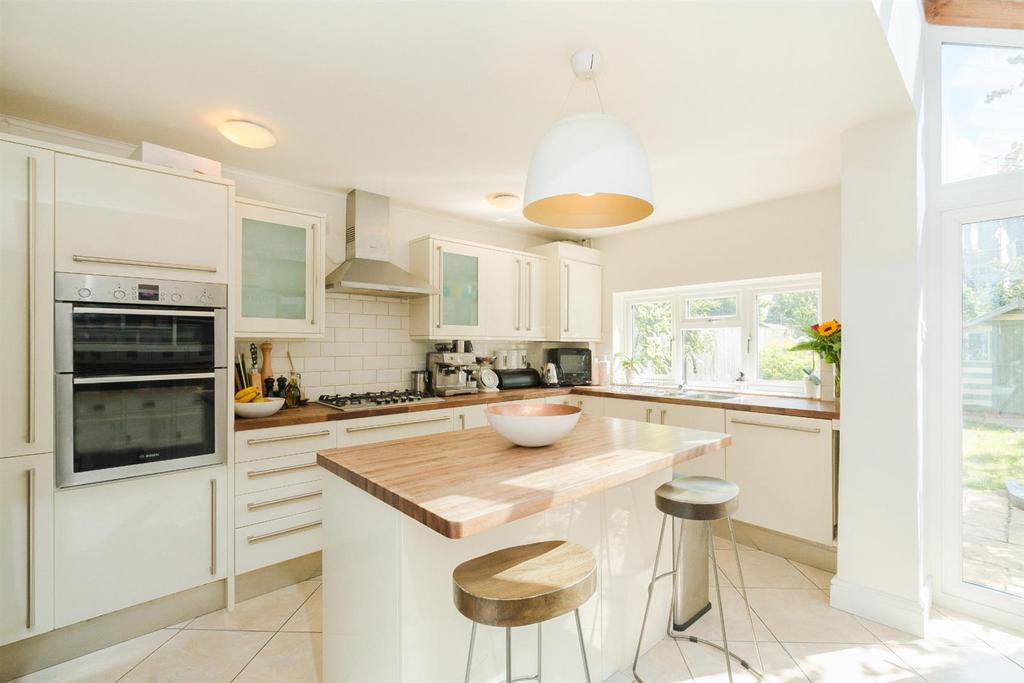 Oatlands Road, Oxford 4 bed terraced house £2,500 pcm (£577 pw)