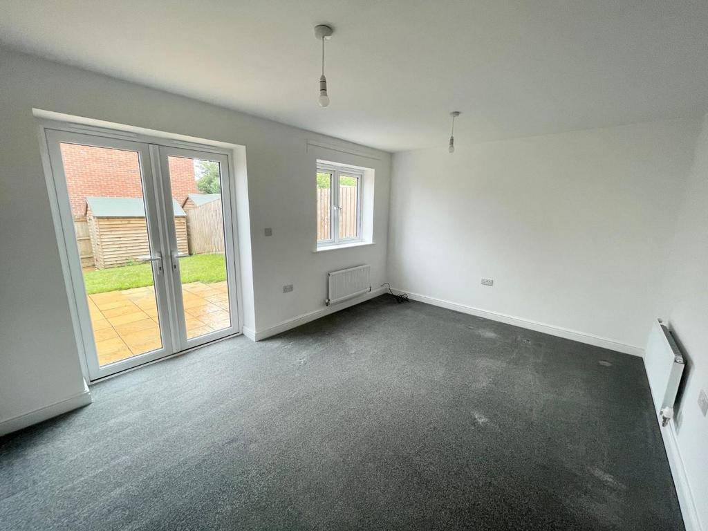 Harvester Way, Buckingham Fields, Northampton NN4 2 bed terraced house