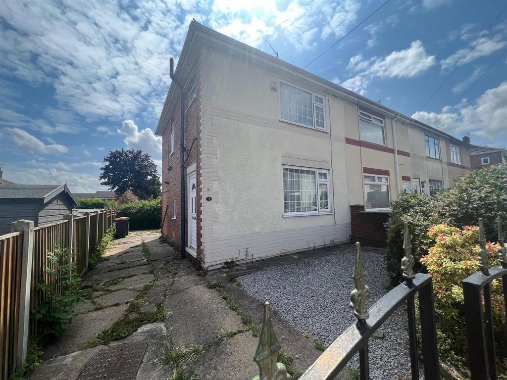 Beauvale Crescent, Hucknall, Nottingham 3 bed house £899 pcm (£207 pw)