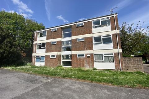 8, Bishops Court Bishops Close, Worthing, BN14 7JS